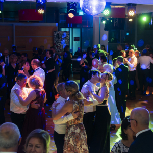 Tanzende Paare auf dem Potsdamer Gala Ball 2025 (c) Thomas Hölzel