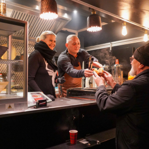 Am Foodtruck gab es viele Leckereien (c) Lutz Langer